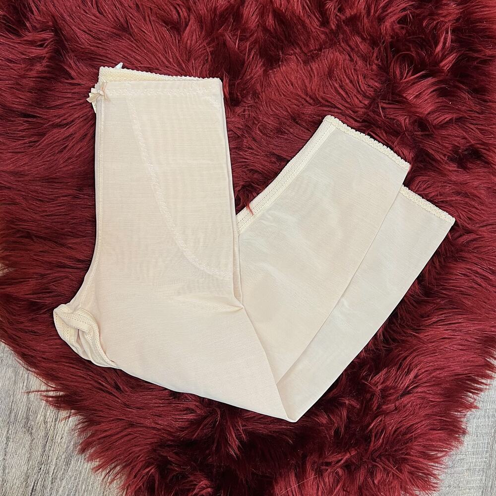 Vassarette Vintage 1960s Shapewear Long Shorts/Girdle - NWT, Size S